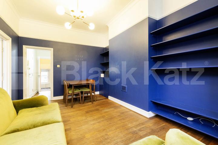 A beautiful 2 bedroom property set within a stunning period conversion  Hanley Road , Finsbury Park